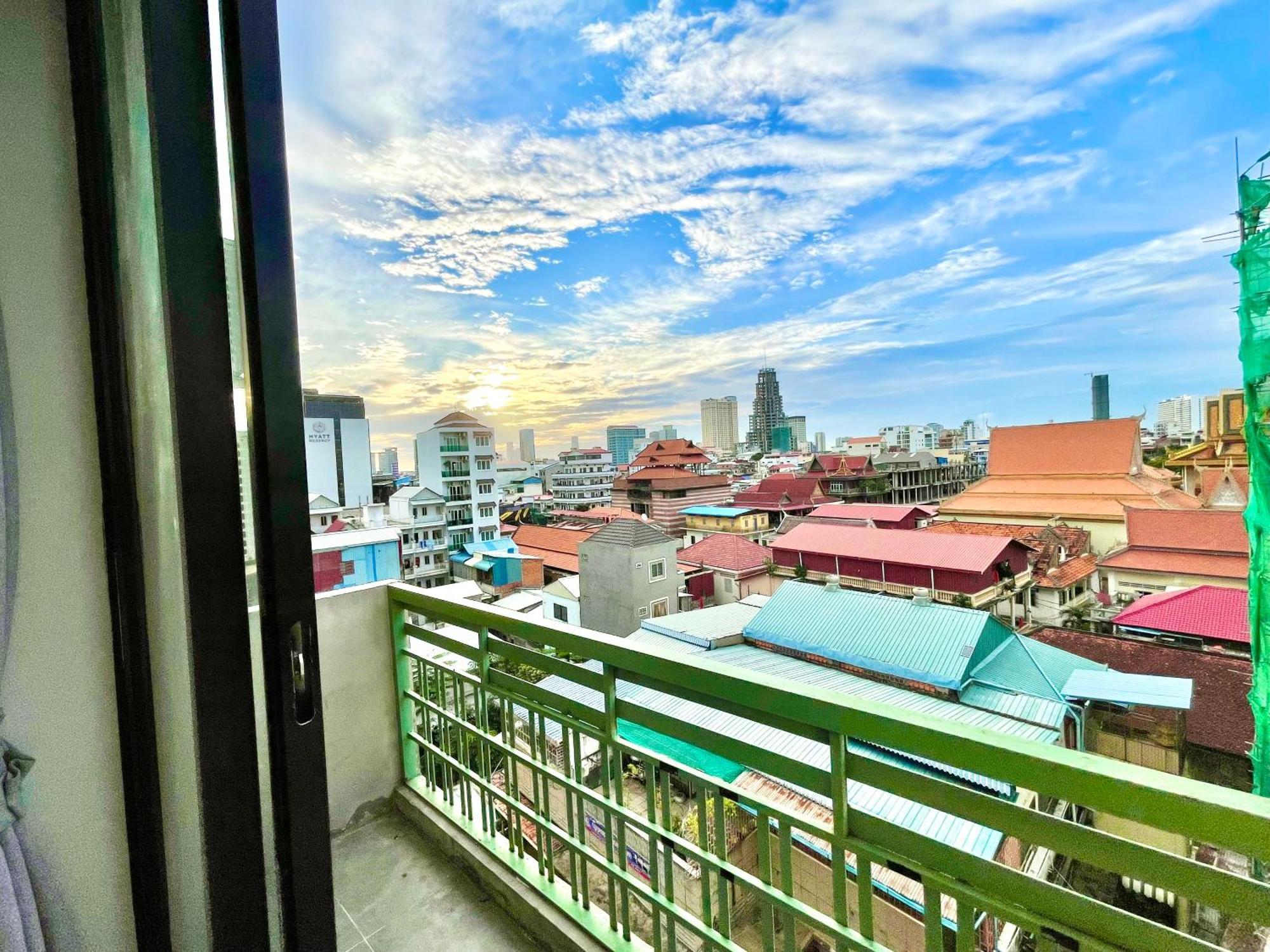 Sky Hotel Central Phnom Penh - Rooms & Apartments المظهر الخارجي الصورة