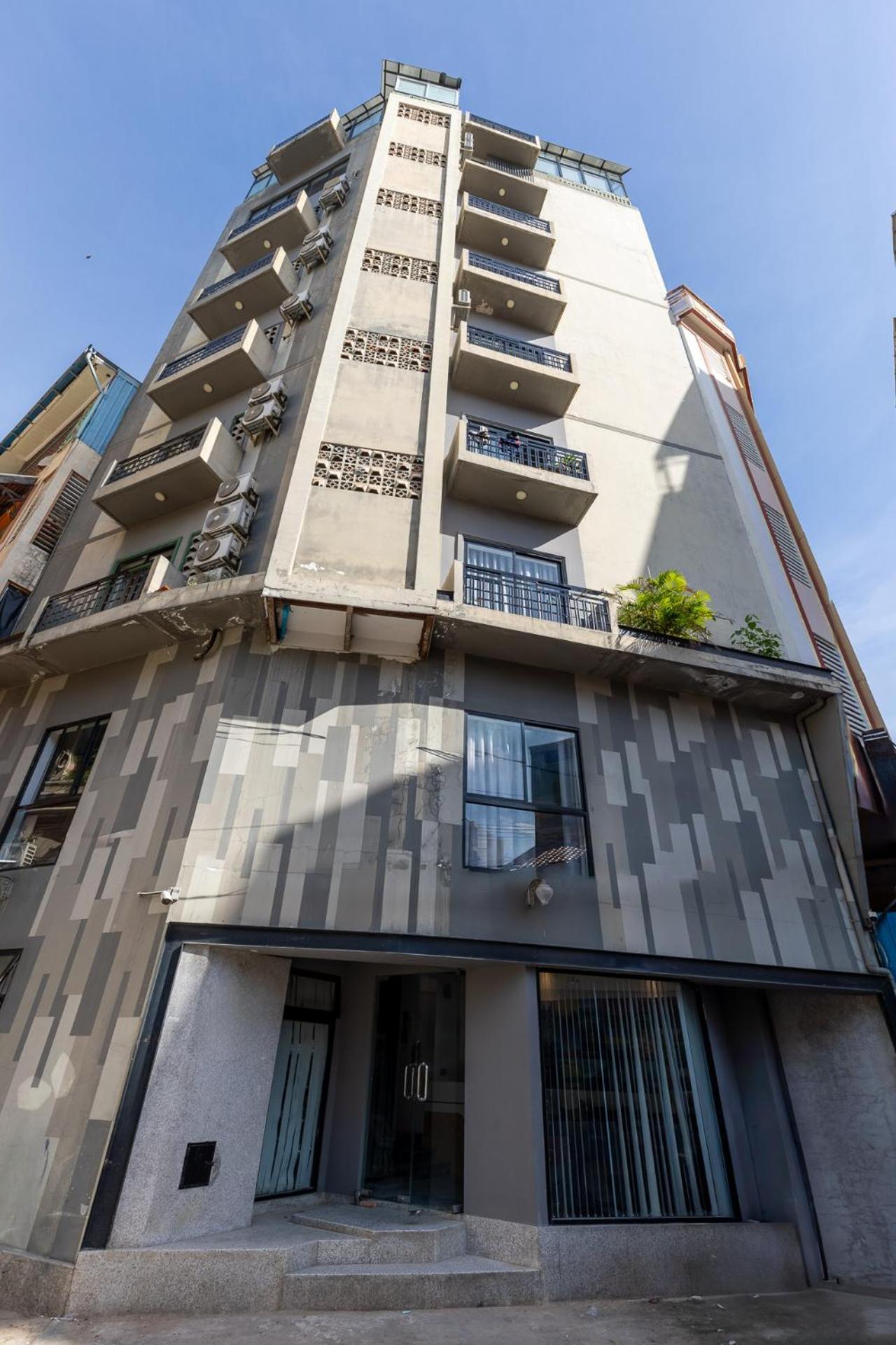 Sky Hotel Central Phnom Penh - Rooms & Apartments المظهر الخارجي الصورة