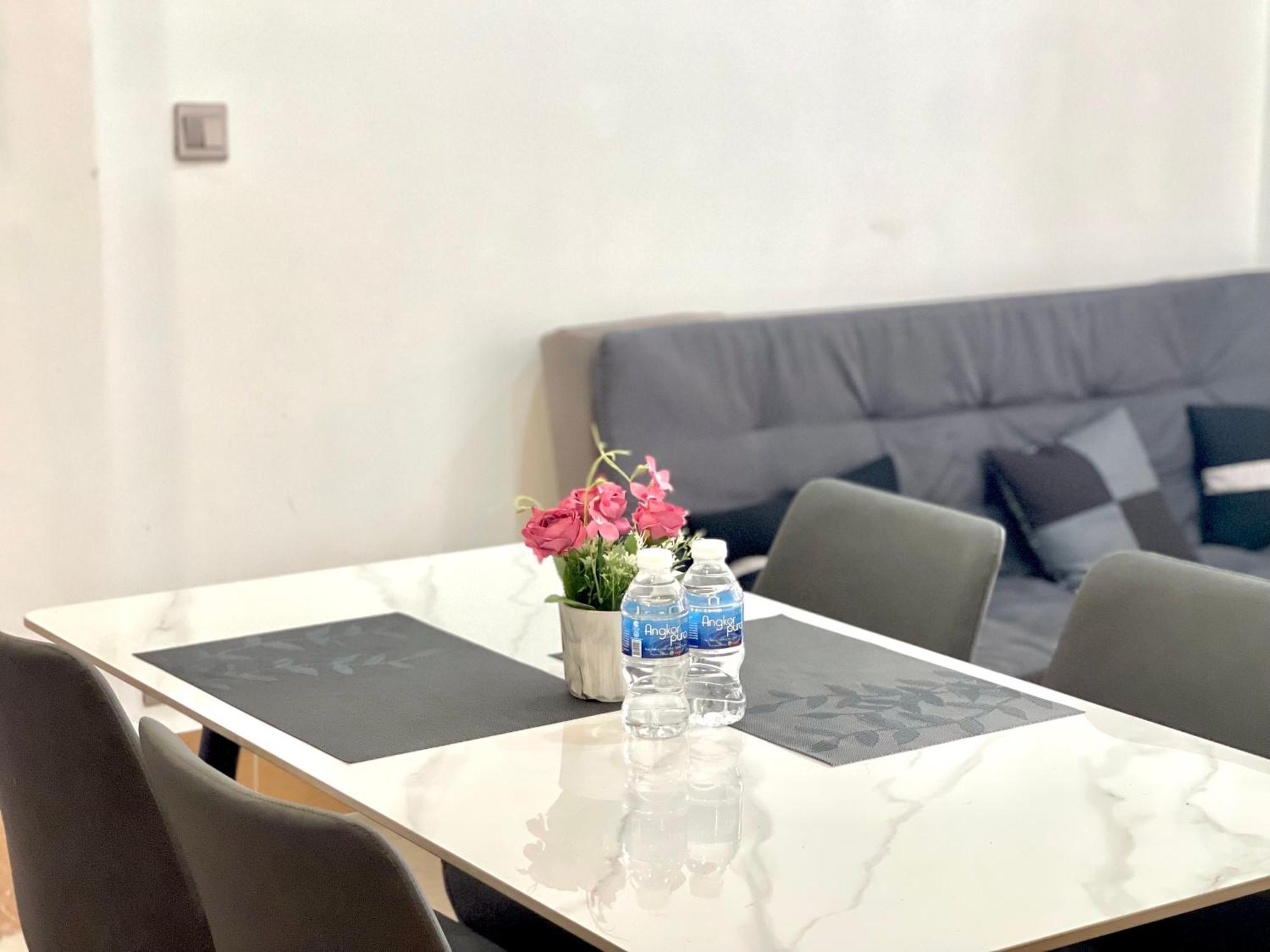 Sky Hotel Central Phnom Penh - Rooms & Apartments المظهر الخارجي الصورة