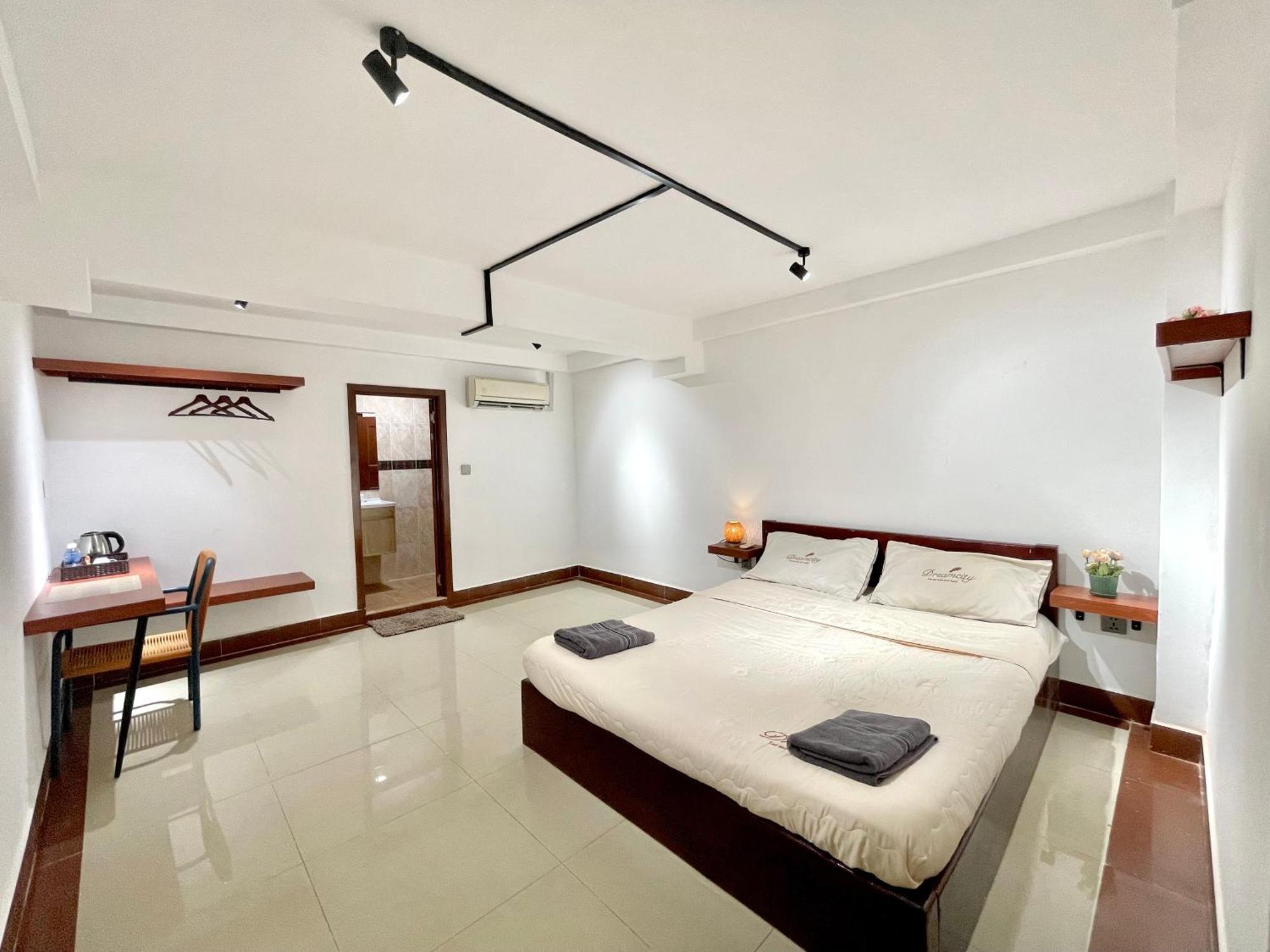 Sky Hotel Central Phnom Penh - Rooms & Apartments المظهر الخارجي الصورة